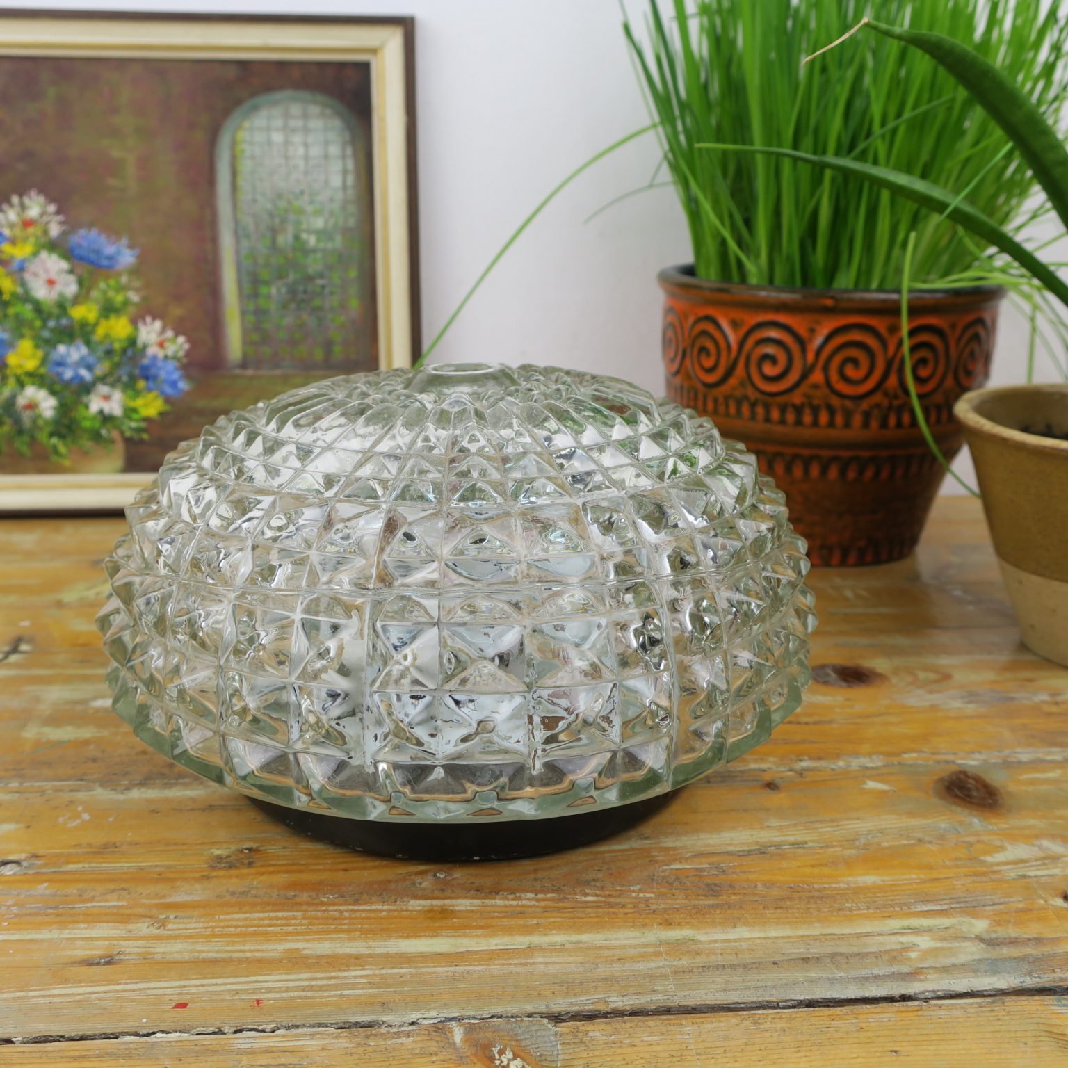 Vintage ronde plafonnière lamp met van glas met diamant patroon Retroriek