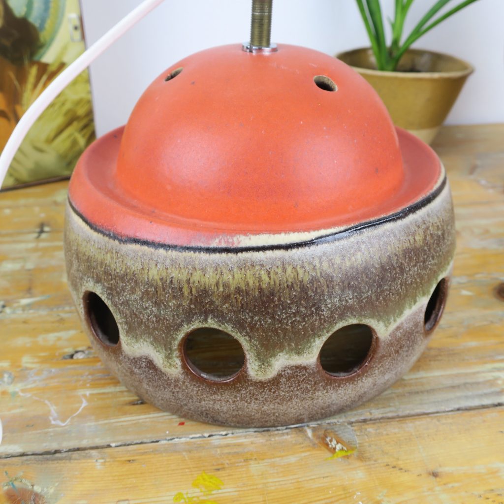 Vintage lava hanglamp oranje bruin keramiek, rond, space age lamp